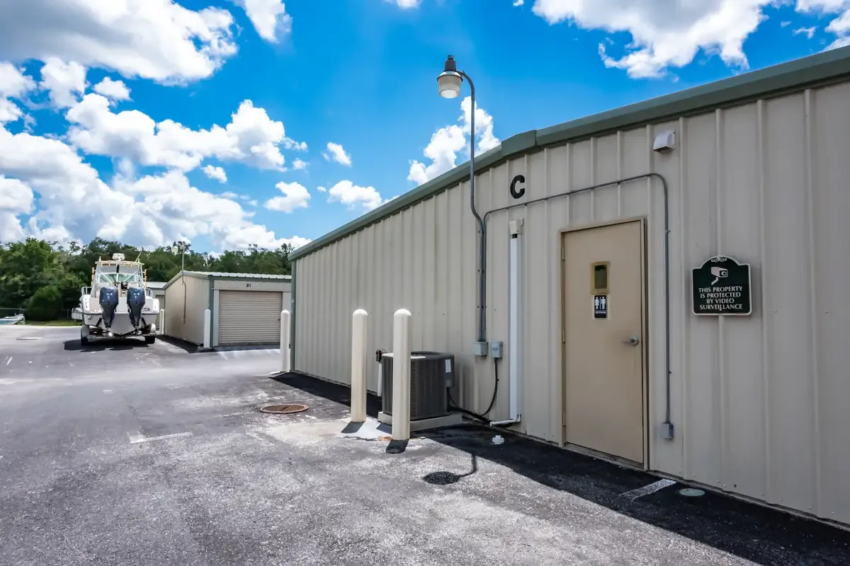 exterior drive up storage units 